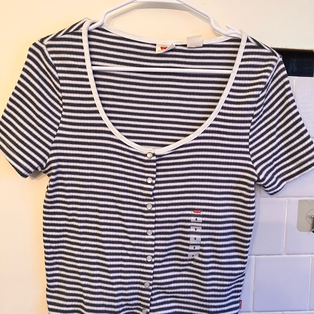 Levi's Women's striped T-Shirt NWOT